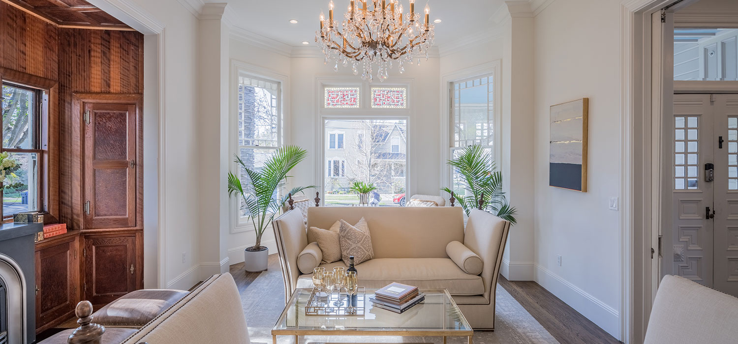 BOUTIQUE HOTEL ROOMS LOCATED IN DOWNTOWN NAPA